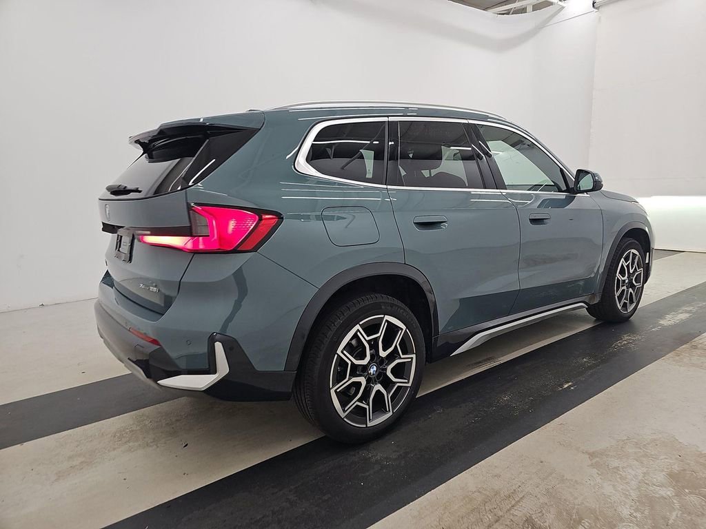 Used 2025 BMW X1 xDrive28i image 4