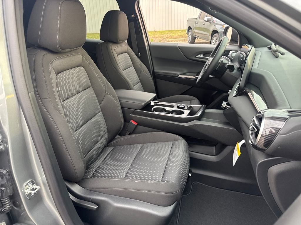 New 2026 Chevrolet Equinox LT w/ Safety and Technology Package image 12