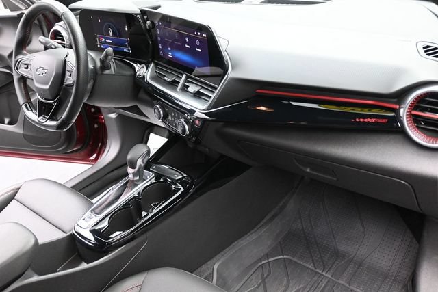 Used 2025 Chevrolet Trax RS FWD image 33