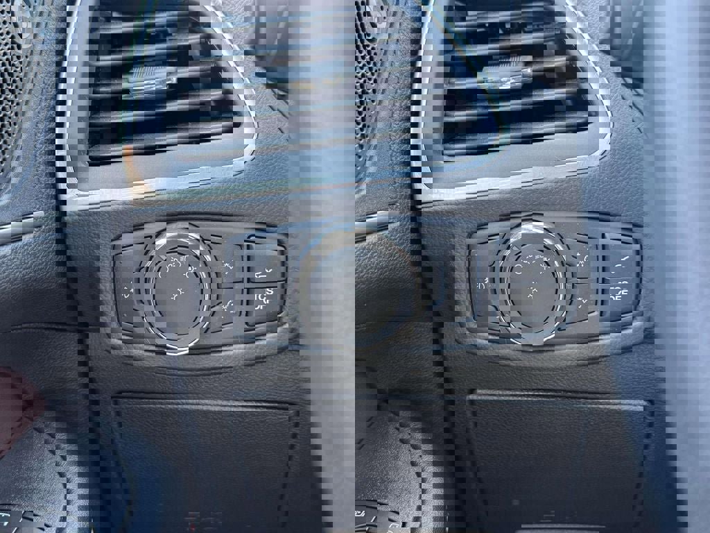 Used 2022 Ford Edge Titanium w/ Equipment Group 301A image 27