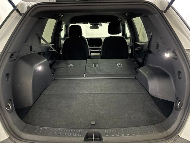 Used 2025 Chevrolet Equinox LT FWD image 13