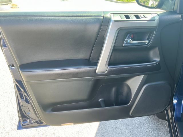 Used 2016 Toyota 4Runner SR5 RWD image 8