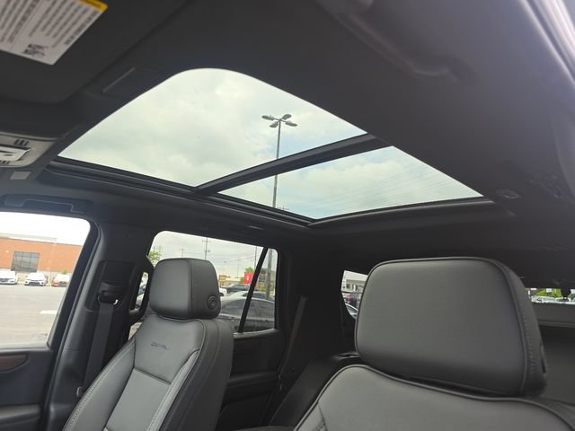 New 2026 GMC Yukon Denali w/ Sun & Power Step Package AWD/4WD image 4