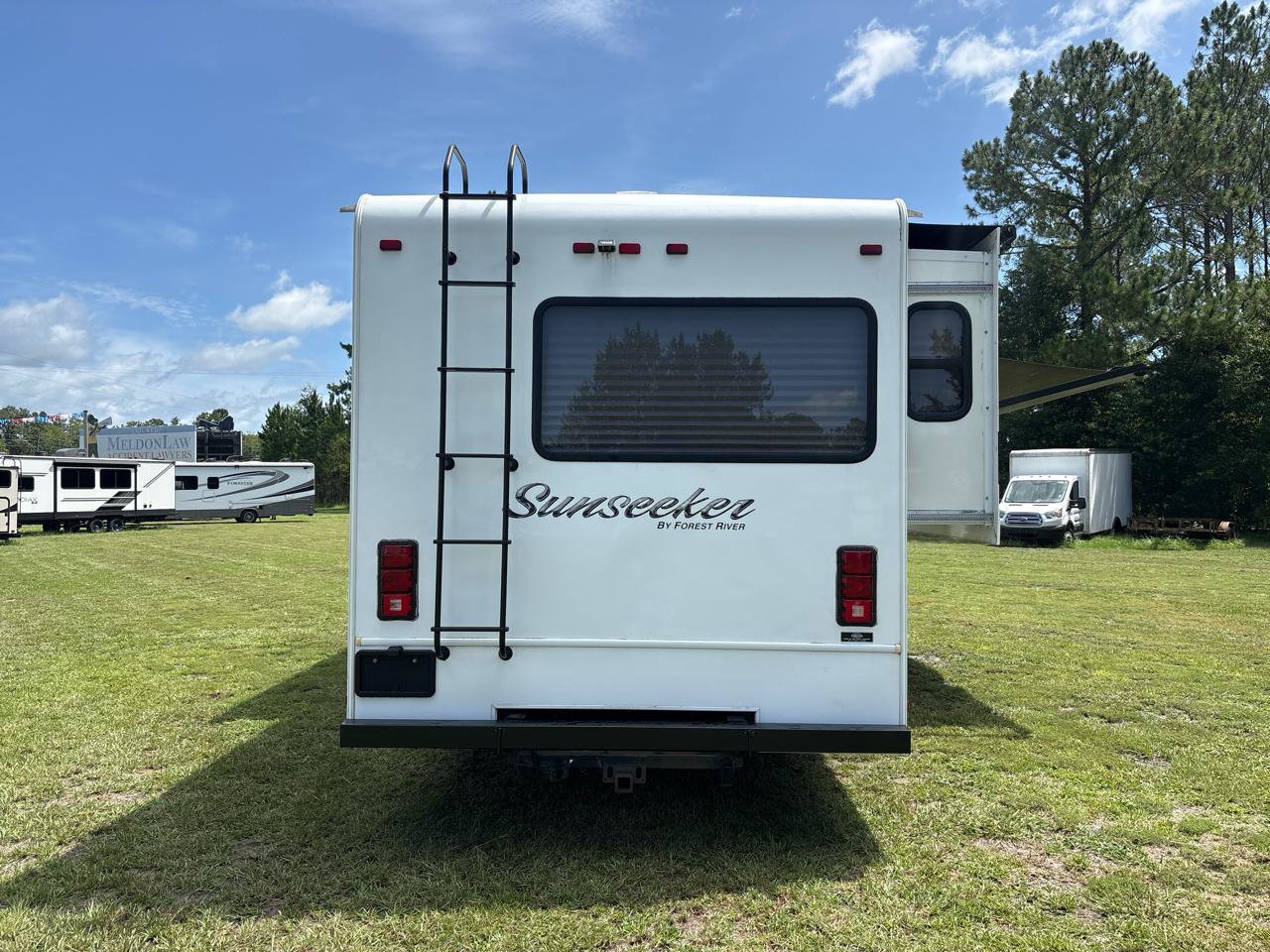 Used 2014 Ford E-450 and Econoline 450 Super Duty w/ Motorhome Prep Package RWD image 4