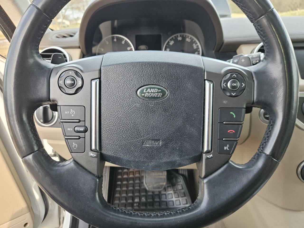 Used 2016 Land Rover LR4 HSE Silver Edition AWD/4WD image 24