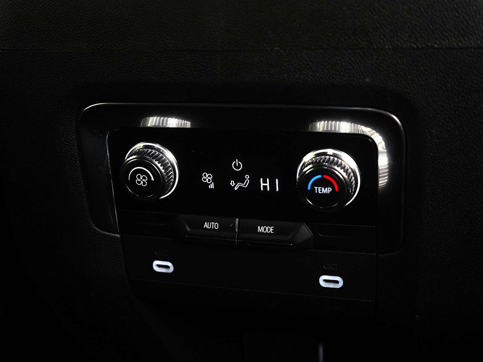 Used 2023 GMC Yukon XL SLE AWD/4WD image 17