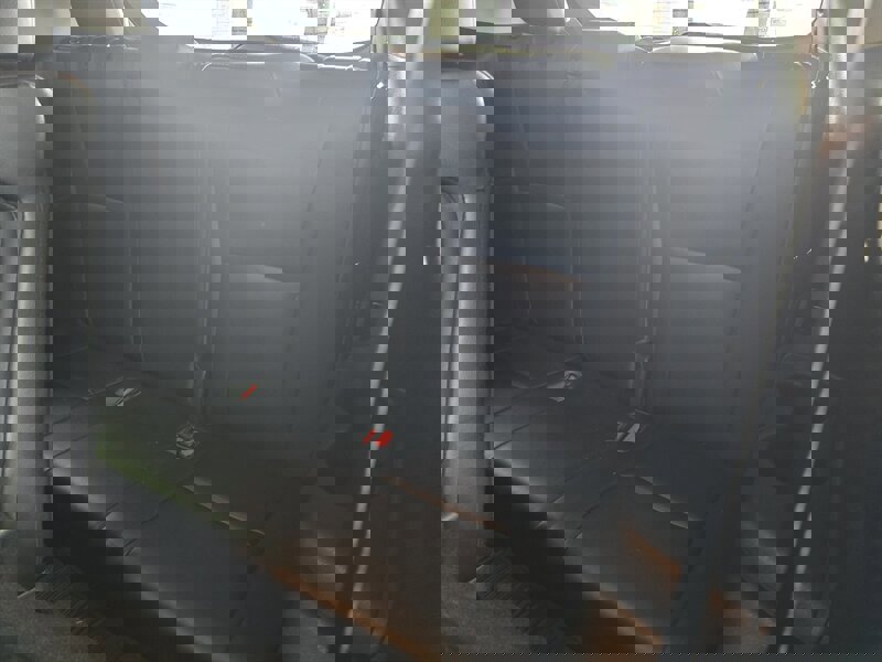 Used 2021 Toyota Highlander XLE image 12