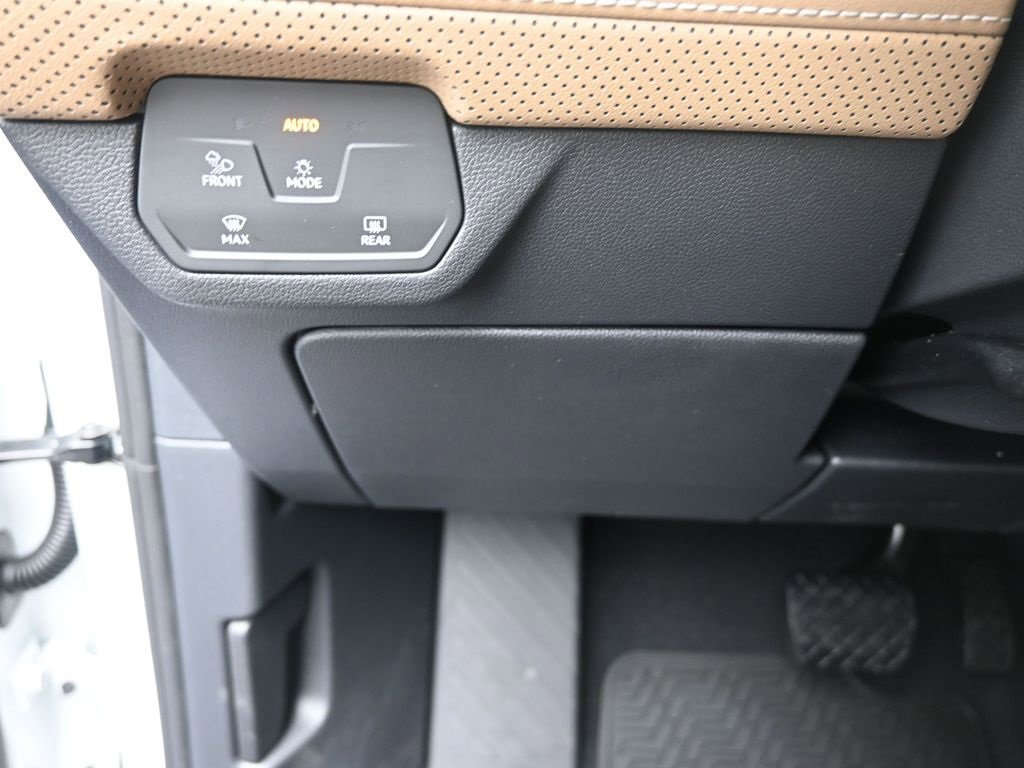 New 2026 Volkswagen Atlas Cross Sport SE image 16