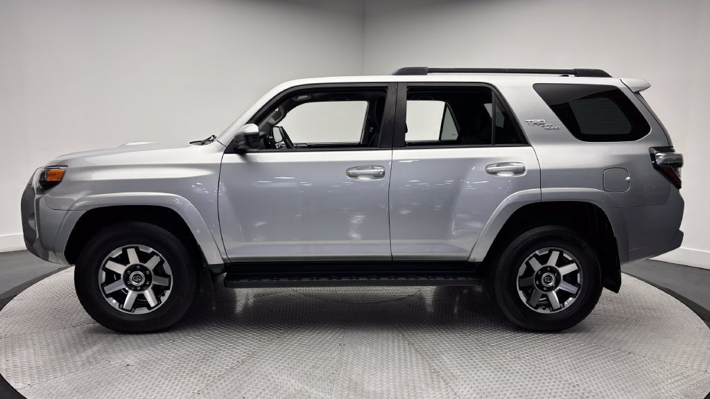 Used 2019 Toyota 4Runner TRD Off-Road AWD/4WD image 4