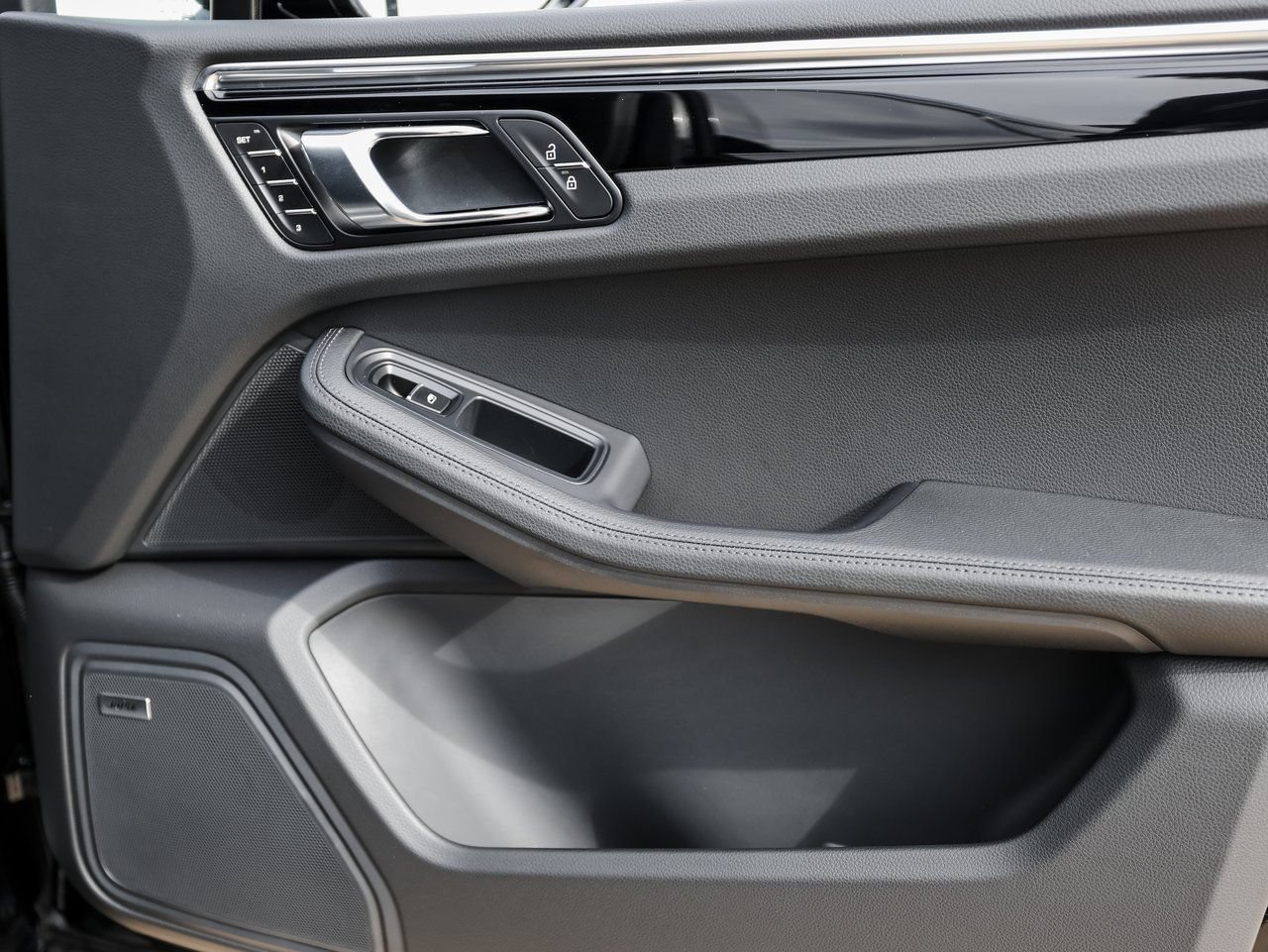 Certified 2026 Porsche Macan S AWD/4WD image 26