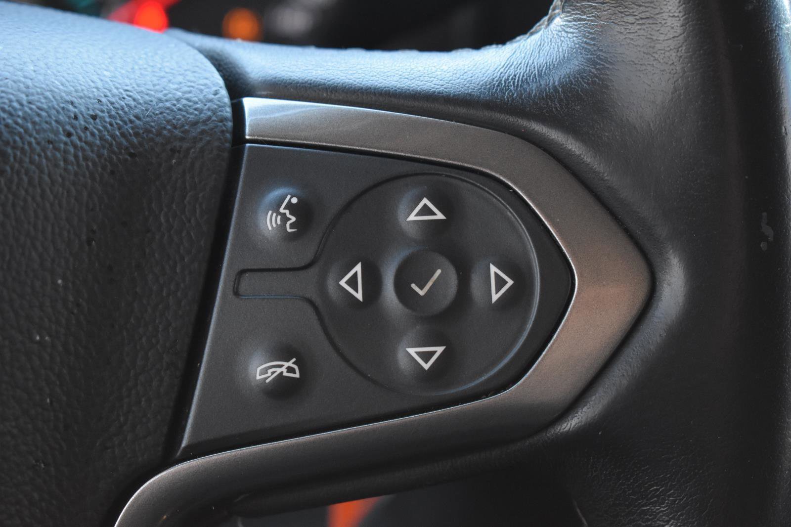 Used 2018 Chevrolet Silverado 1500 LT w/ All Star Edition image 8