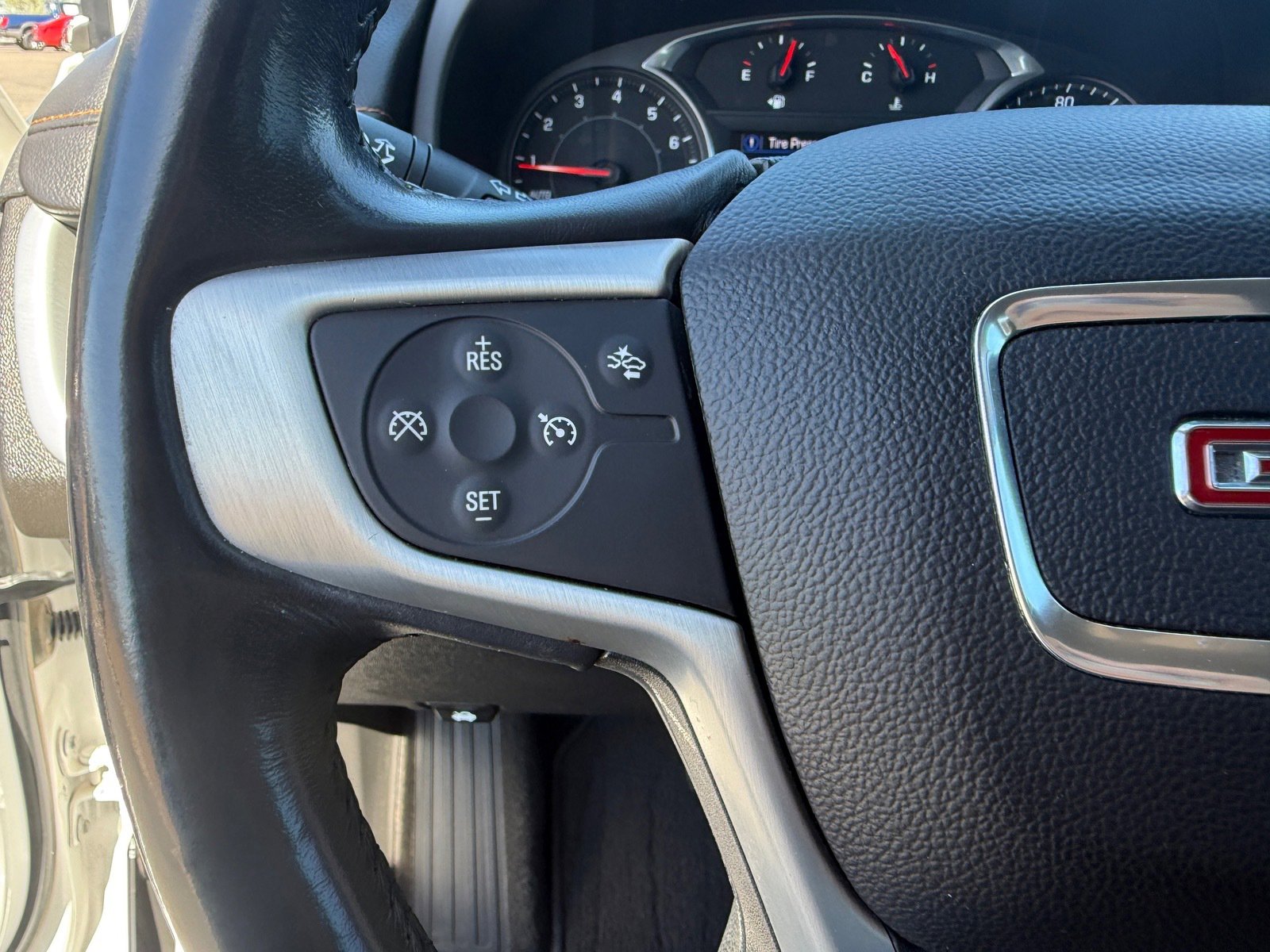 Used 2020 GMC Terrain SLE w/ Driver Convenience Package image 14