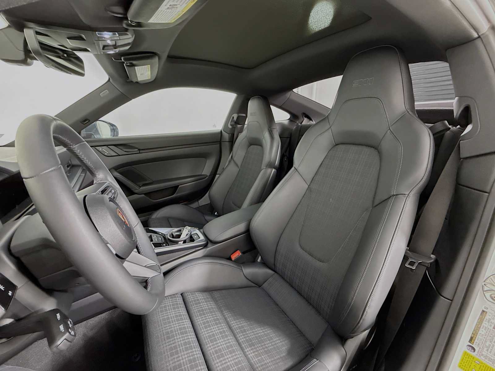 Certified 2025 Porsche 911 Carrera T RWD image 4