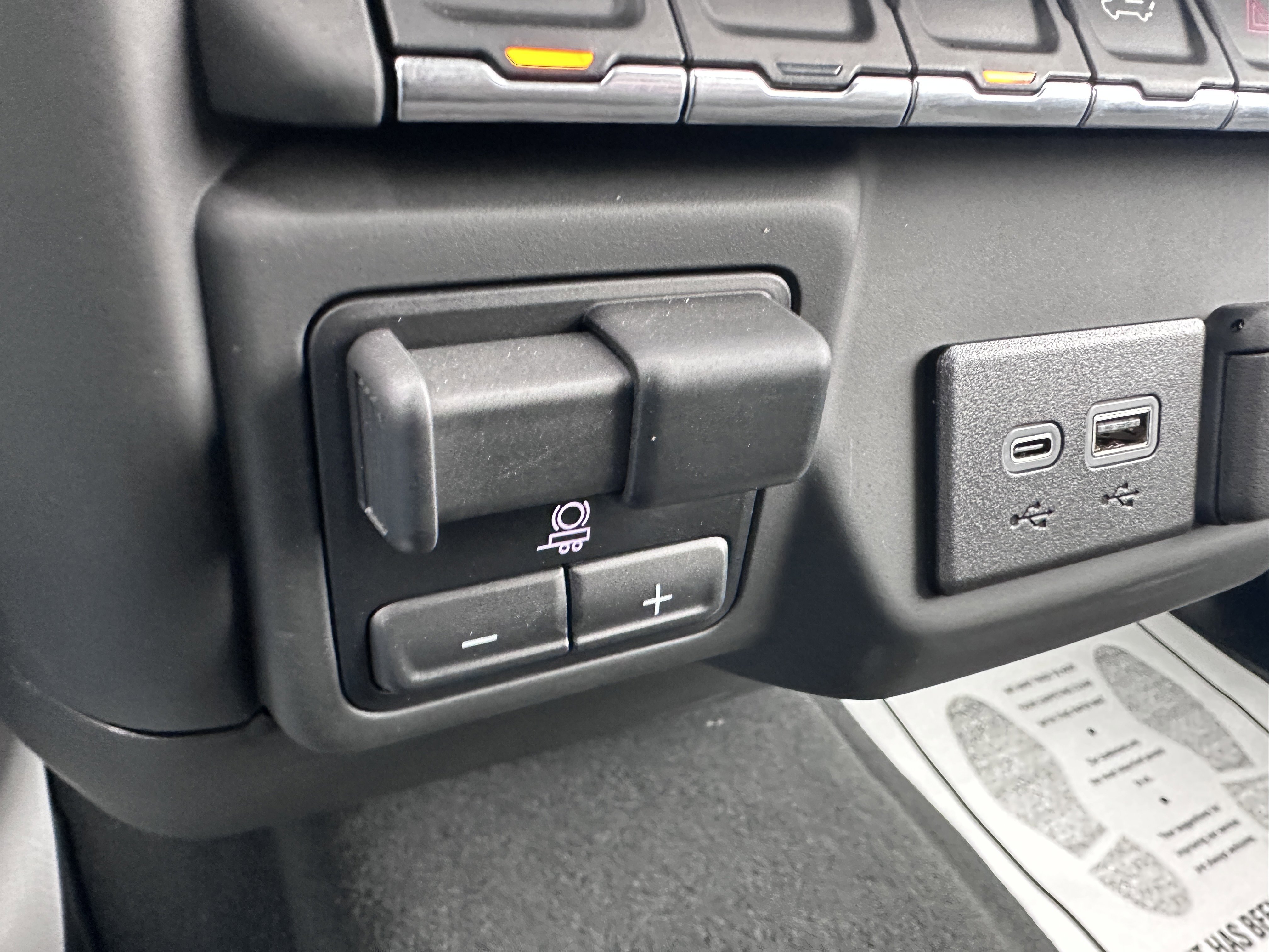 Used 2024 Chevrolet Silverado 2500 Custom w/ Custom Value Package image 19