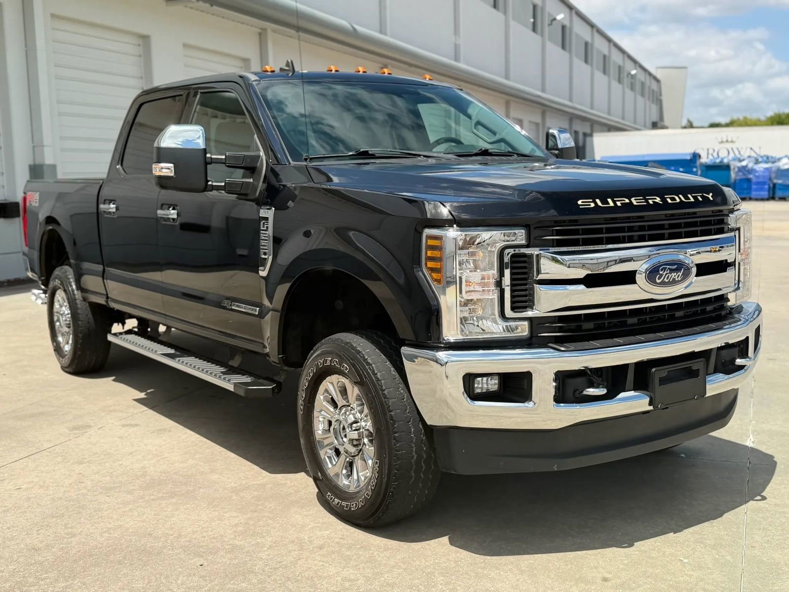 Used 2019 Ford F250 XLT w/ XLT Premium Package AWD/4WD image 4