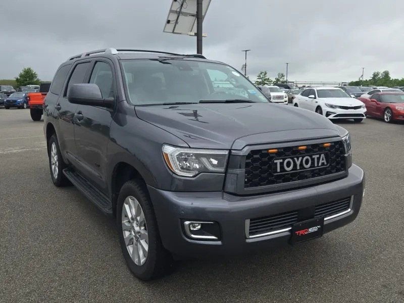 Used 2019 Toyota Sequoia Platinum w/ Carpet Mat Package (TMS) AWD/4WD image 4