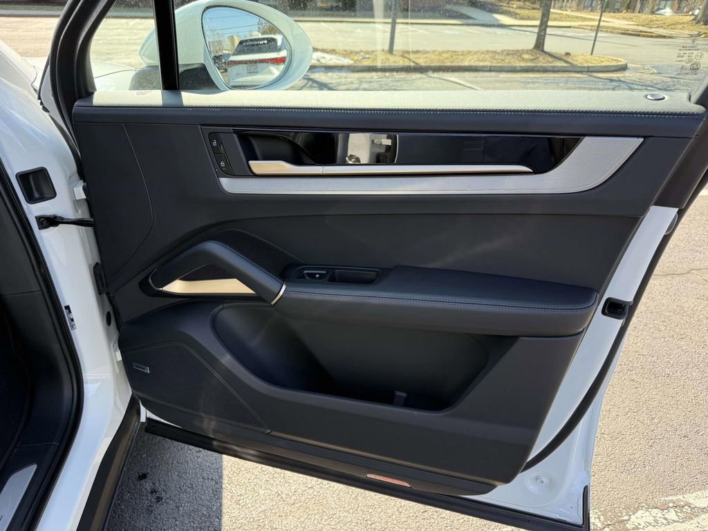 Used 2026 Porsche Cayenne image 14