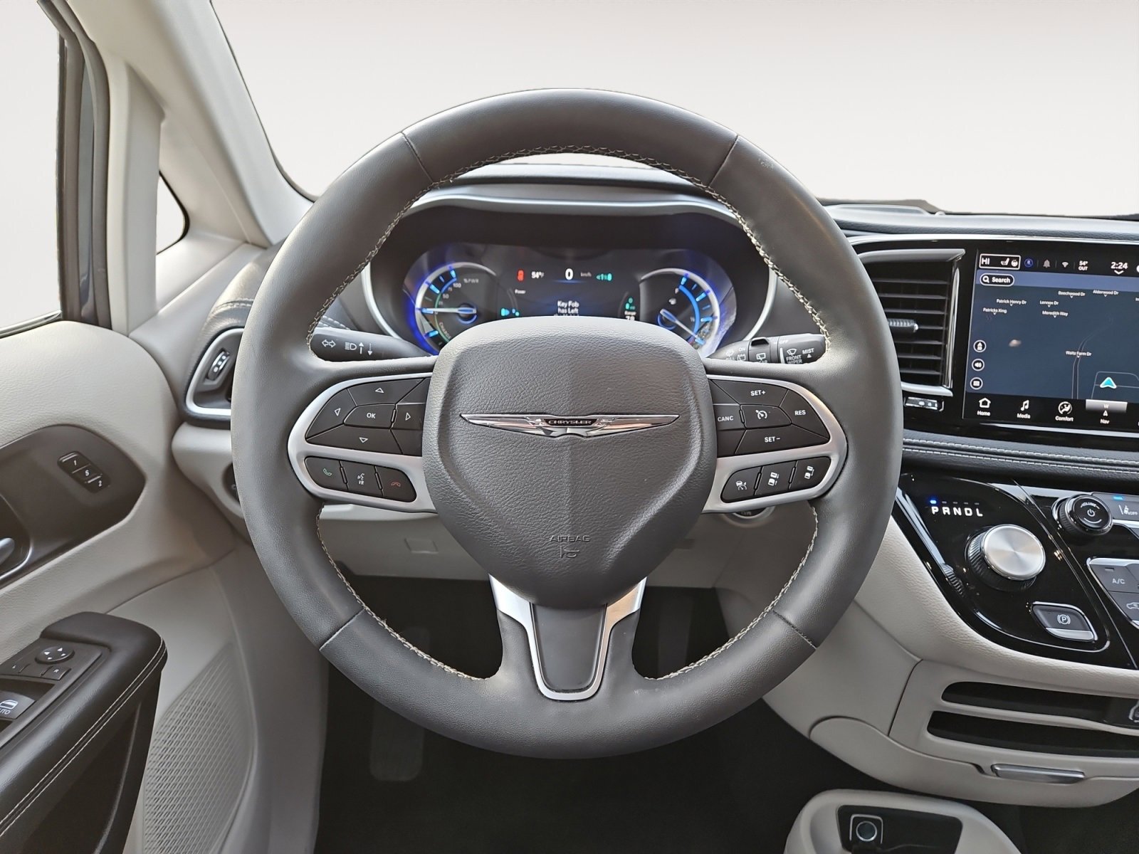 Used 2024 Chrysler Pacifica Select image 12