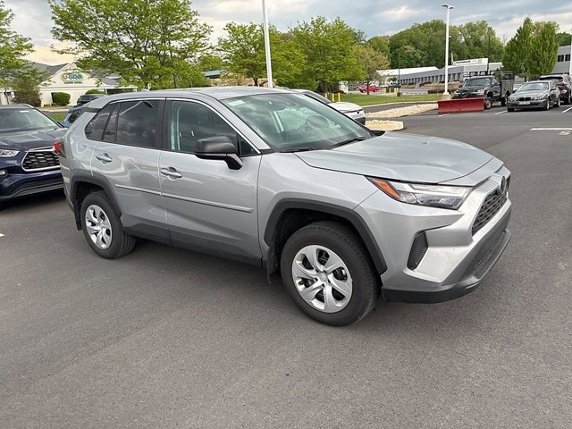 Certified 2025 Toyota RAV4 LE AWD/4WD image 3