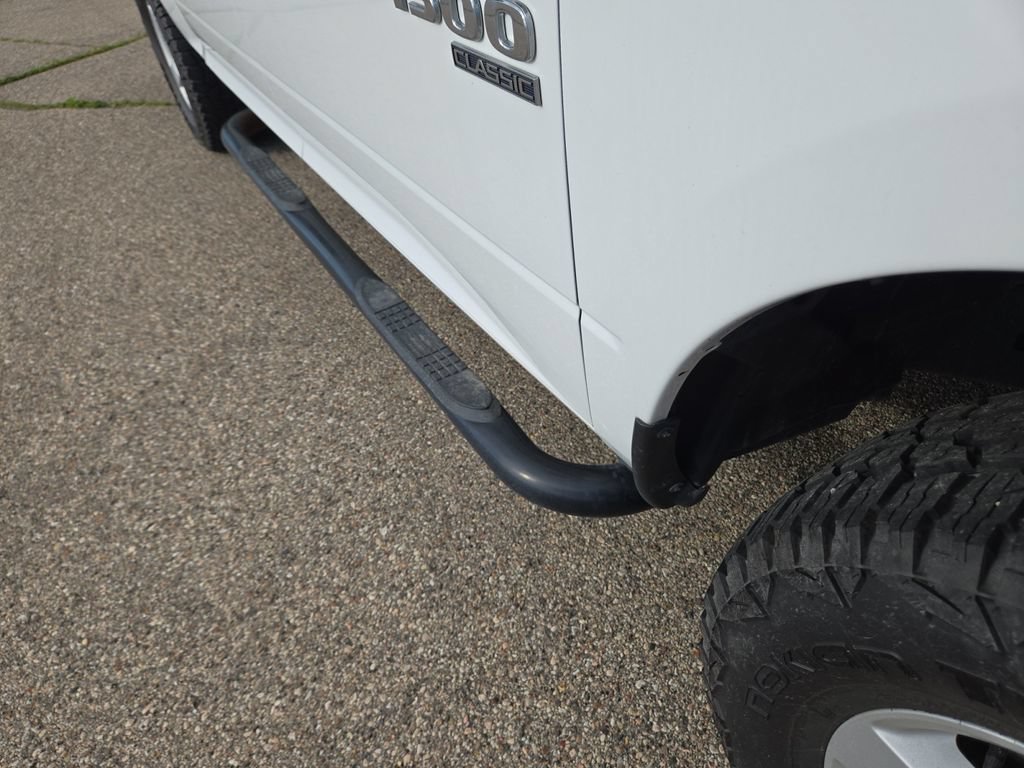 Used 2022 RAM 1500 Classic SLT AWD/4WD image 35