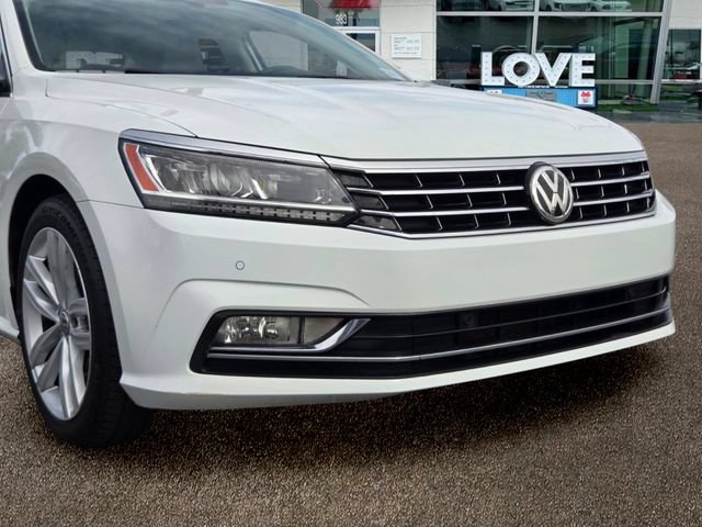 Used 2018 Volkswagen Passat 2.0T SE FWD image 8