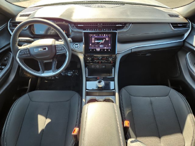 Used 2025 Jeep Grand Cherokee L Laredo w/ Luxury Tech Group I AWD/4WD image 6