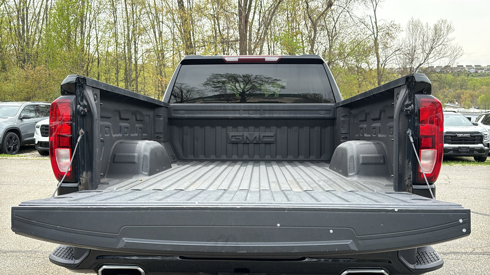 Used 2020 GMC Sierra 1500 Elevation w/ Elevation Value Package AWD/4WD image 29