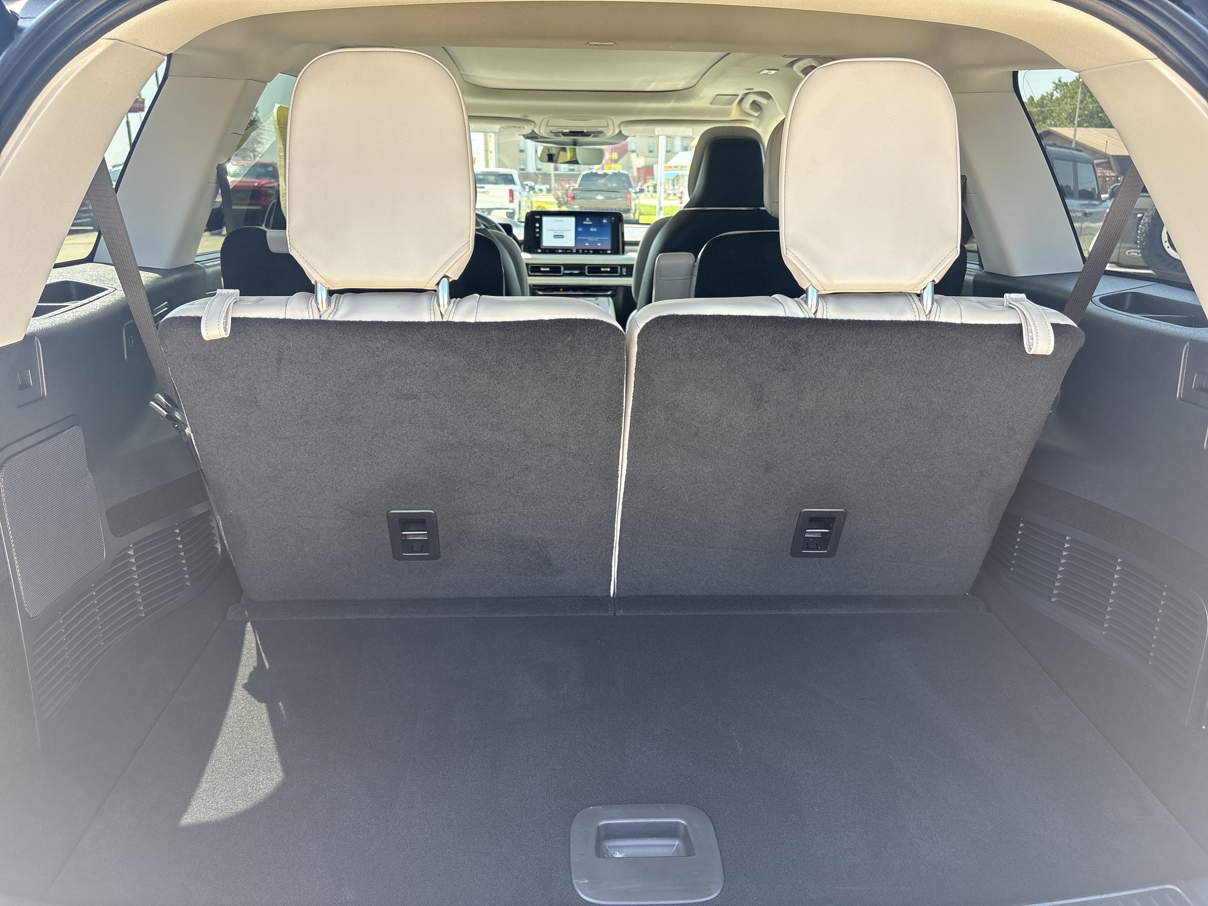 Used 2025 Lincoln Aviator Reserve w/ Equipment Group 201A AWD/4WD image 10