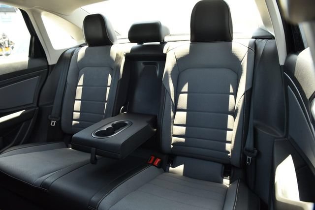 Certified 2025 Volkswagen Jetta SE w/ Black Wheel Package FWD image 22
