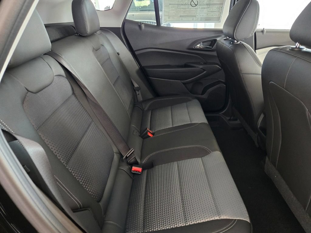 New 2026 Chevrolet Trax LT w/ Driver Confidence Package FWD image 9