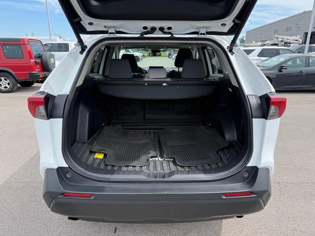 Used 2025 Toyota RAV4 XLE w/ Convenience Package AWD/4WD image 33