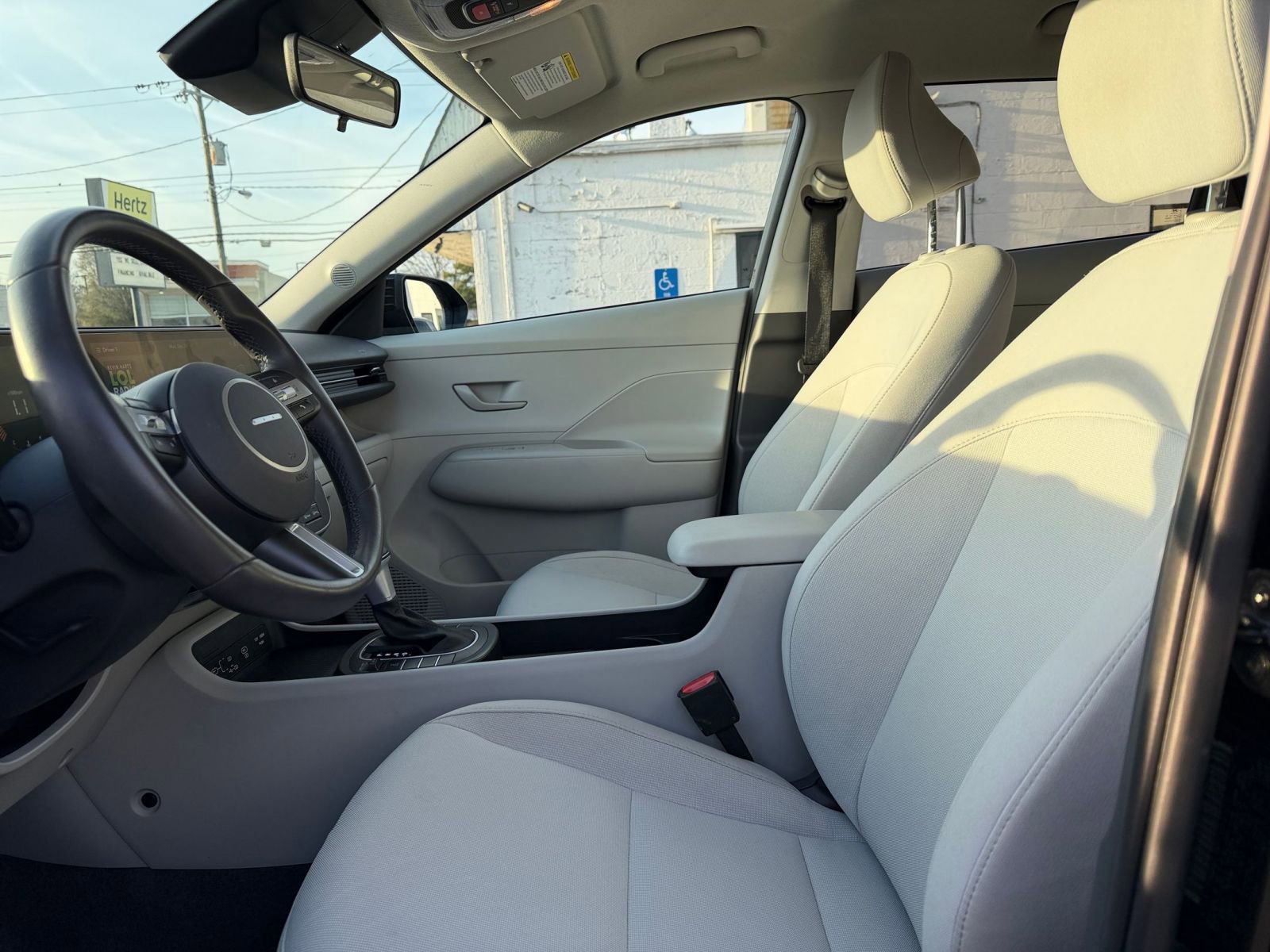 Used 2025 Hyundai Kona SEL image 27