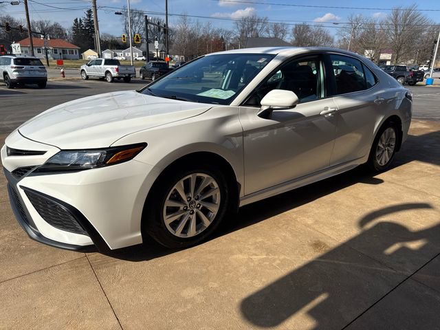 Used 2023 Toyota Camry SE FWD image 4