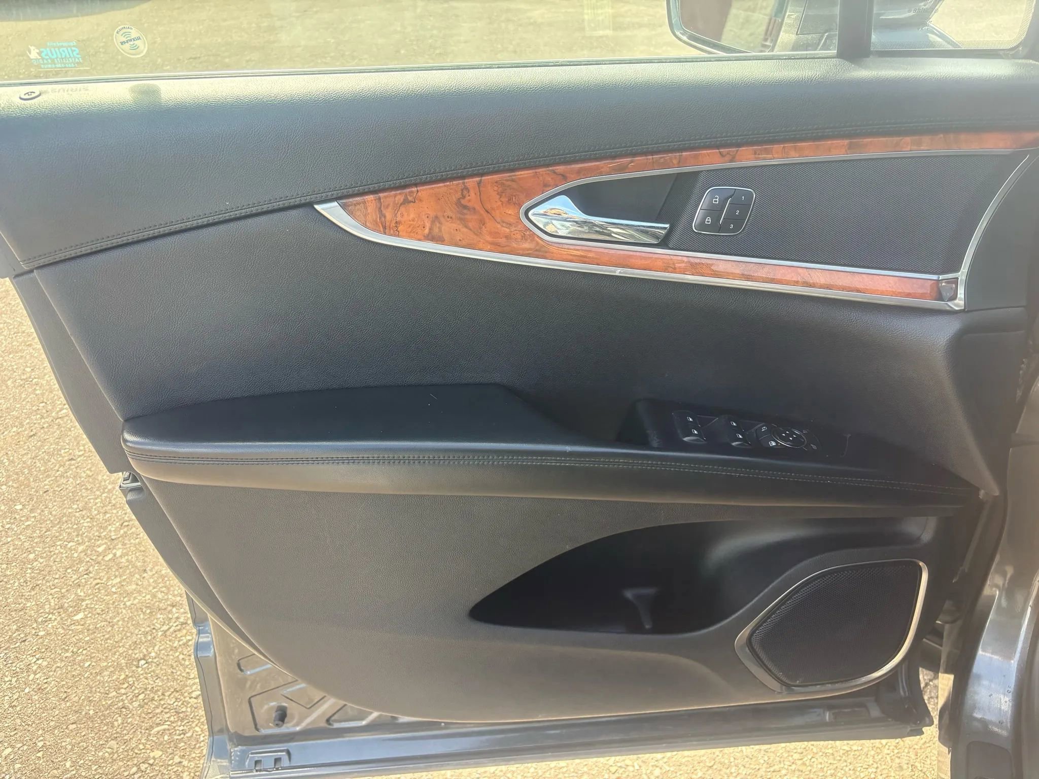 Used 2018 Lincoln MKX Reserve image 32