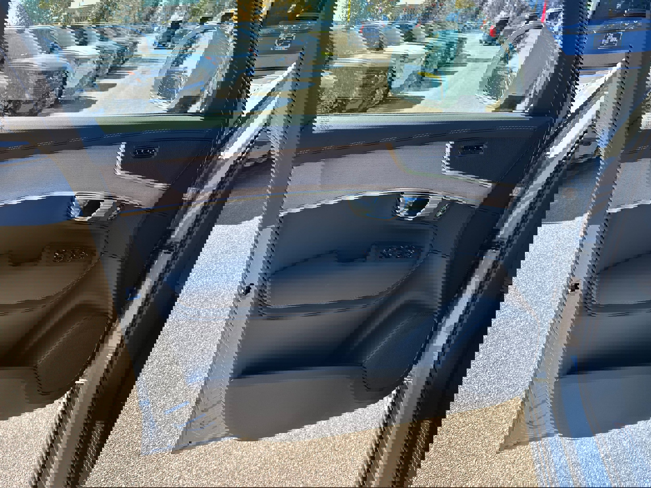 New 2026 Volvo XC90 B5 Core image 18