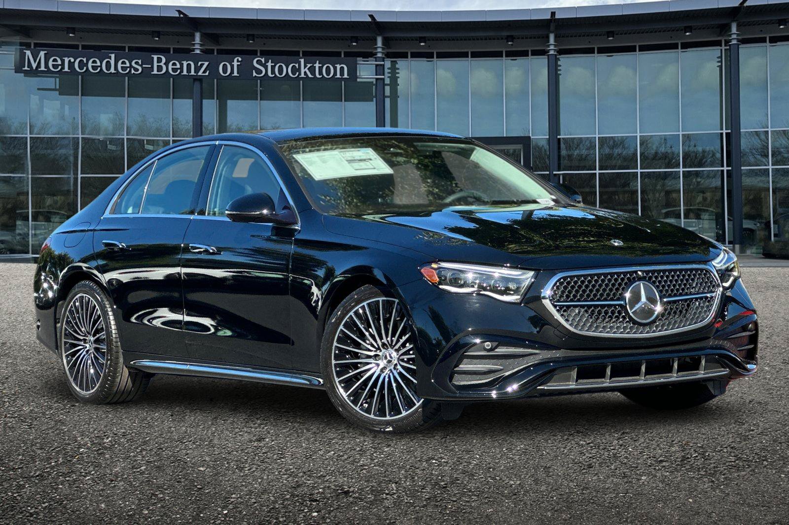 New 2026 Mercedes-Benz E 350 4MATIC Sedan image 2