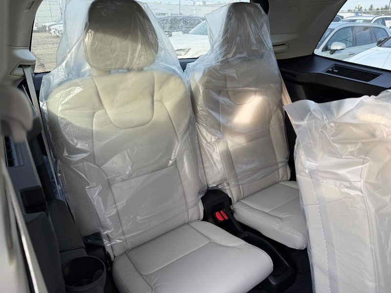 New 2026 Volvo XC90 T8 Ultra w/ Protection Package Premier image 5