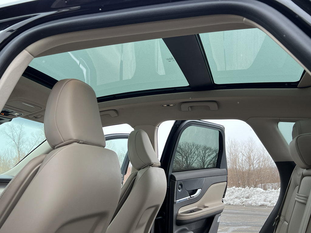 Used 2023 Lincoln Corsair Reserve w/ Equipment Group 202A image 39