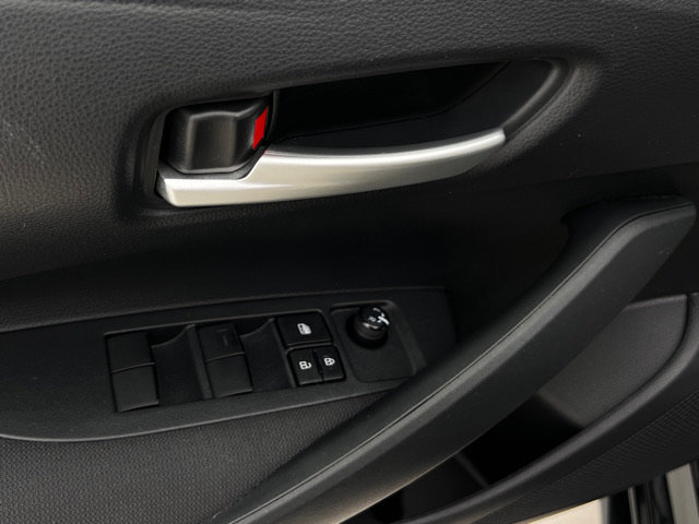 Used 2021 Toyota Corolla LE FWD image 21