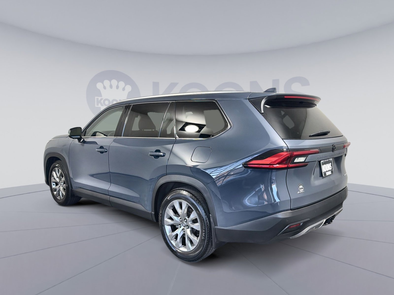 Used 2024 Toyota Grand Highlander XLE image 4