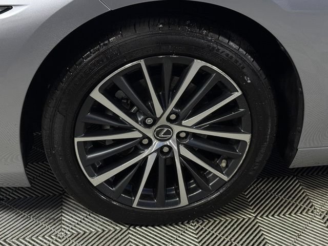 Certified 2025 Lexus ES 300h w/ Premium Package FWD image 16