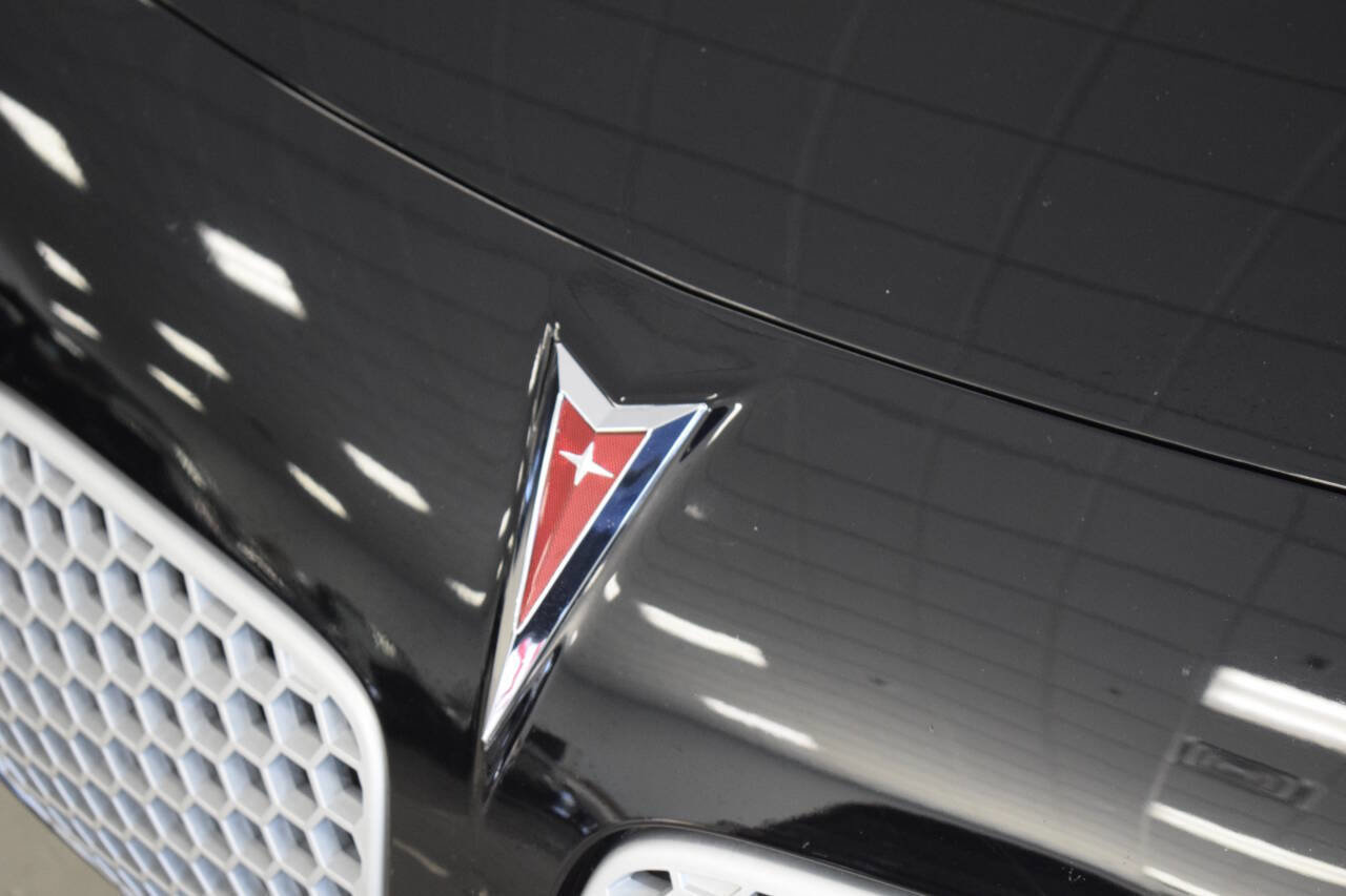 Used 2007 Pontiac Solstice Base 2dr Convertible w/ Premium Package image 9