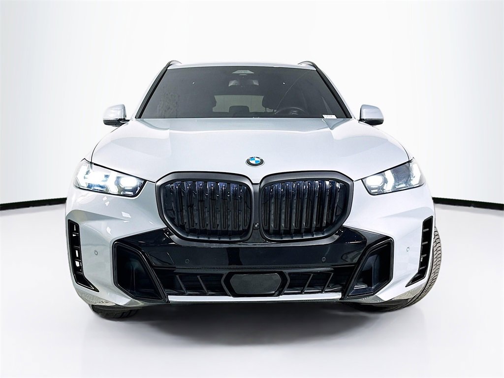 Used 2024 BMW X5 xDrive40i w/ M Sport Package image 5