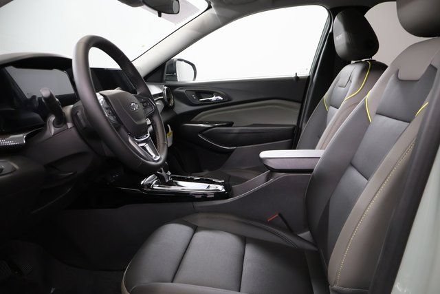 New 2026 Chevrolet Trax ACTIV w/ Sunroof Package FWD image 12