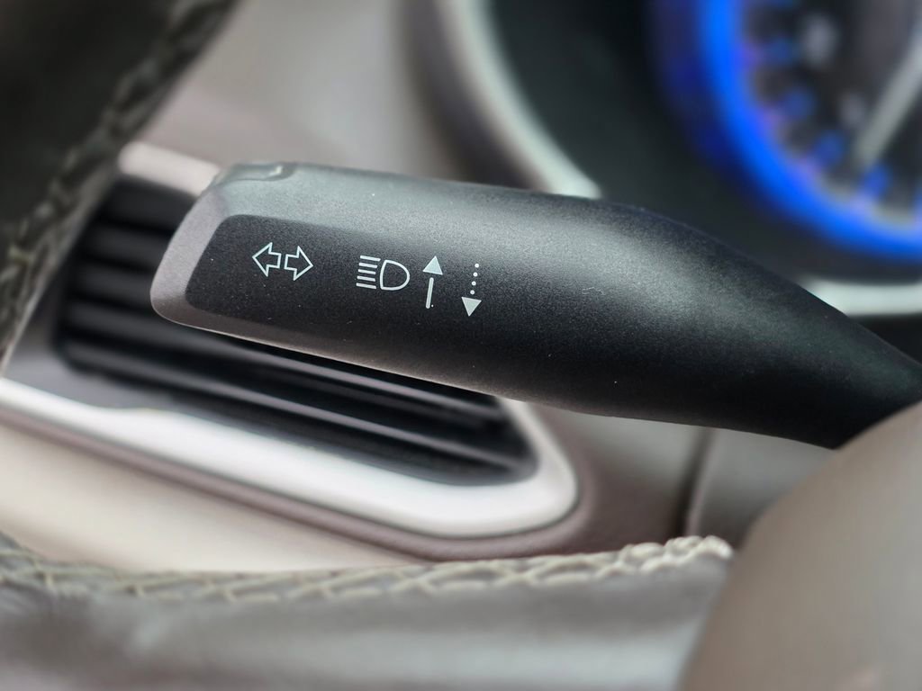 Used 2020 Chrysler Pacifica Touring-L image 34