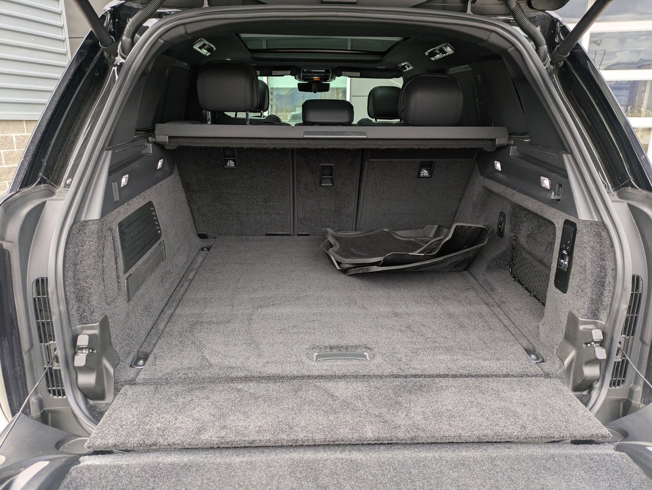 Used 2024 Land Rover Range Rover SE image 28