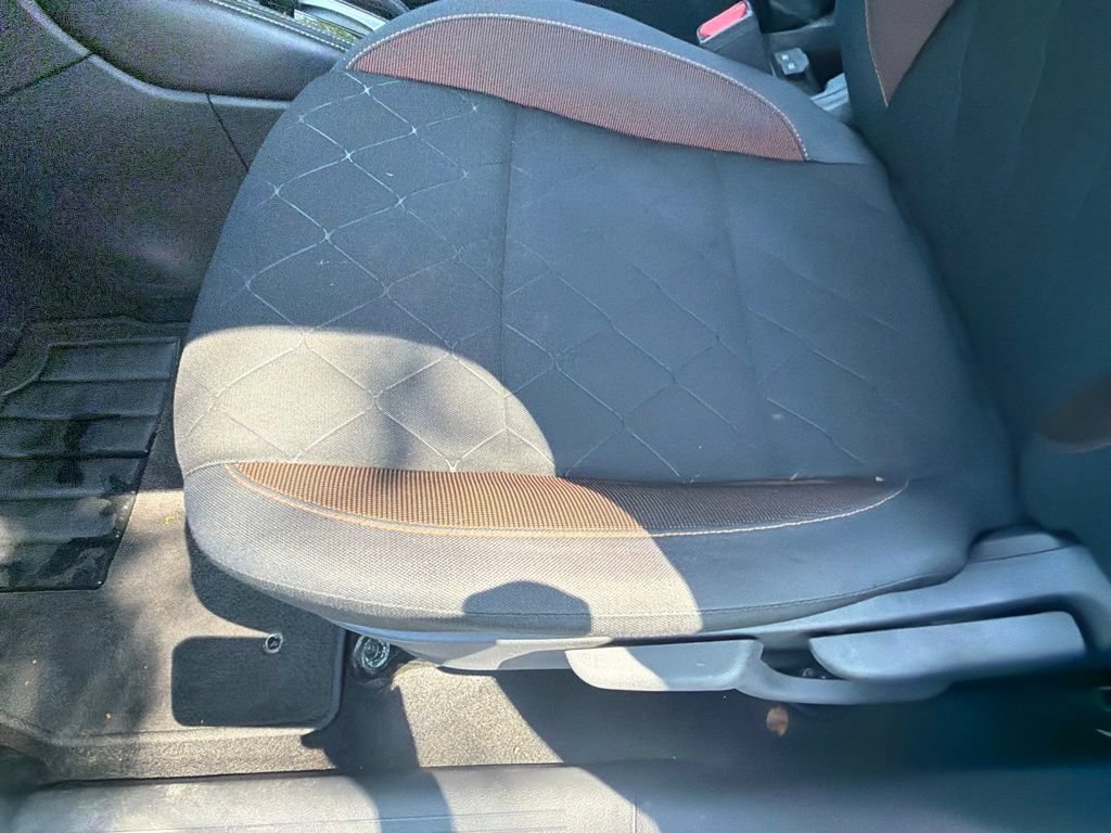 Used 2019 Nissan Kicks SR FWD image 19