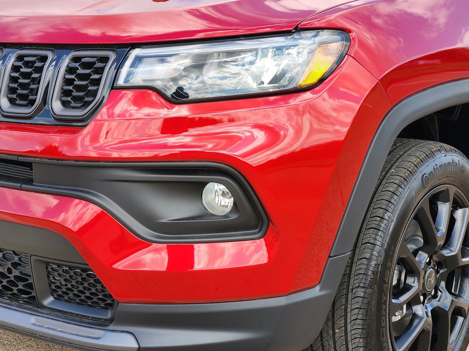 New 2026 Jeep Compass Latitude image 10