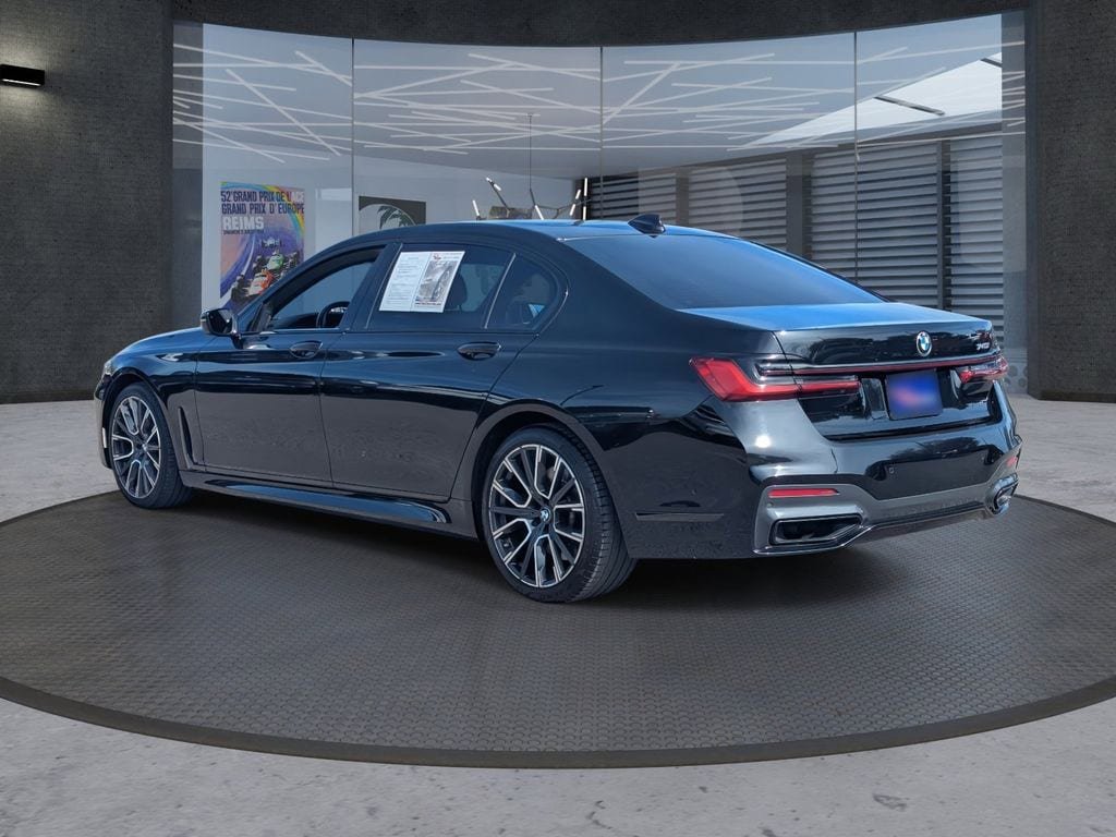 Used 2021 BMW 740i w/ M Sport Package RWD image 4