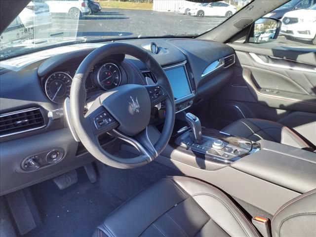 Used 2024 Maserati Levante GT Ultima AWD/4WD image 11